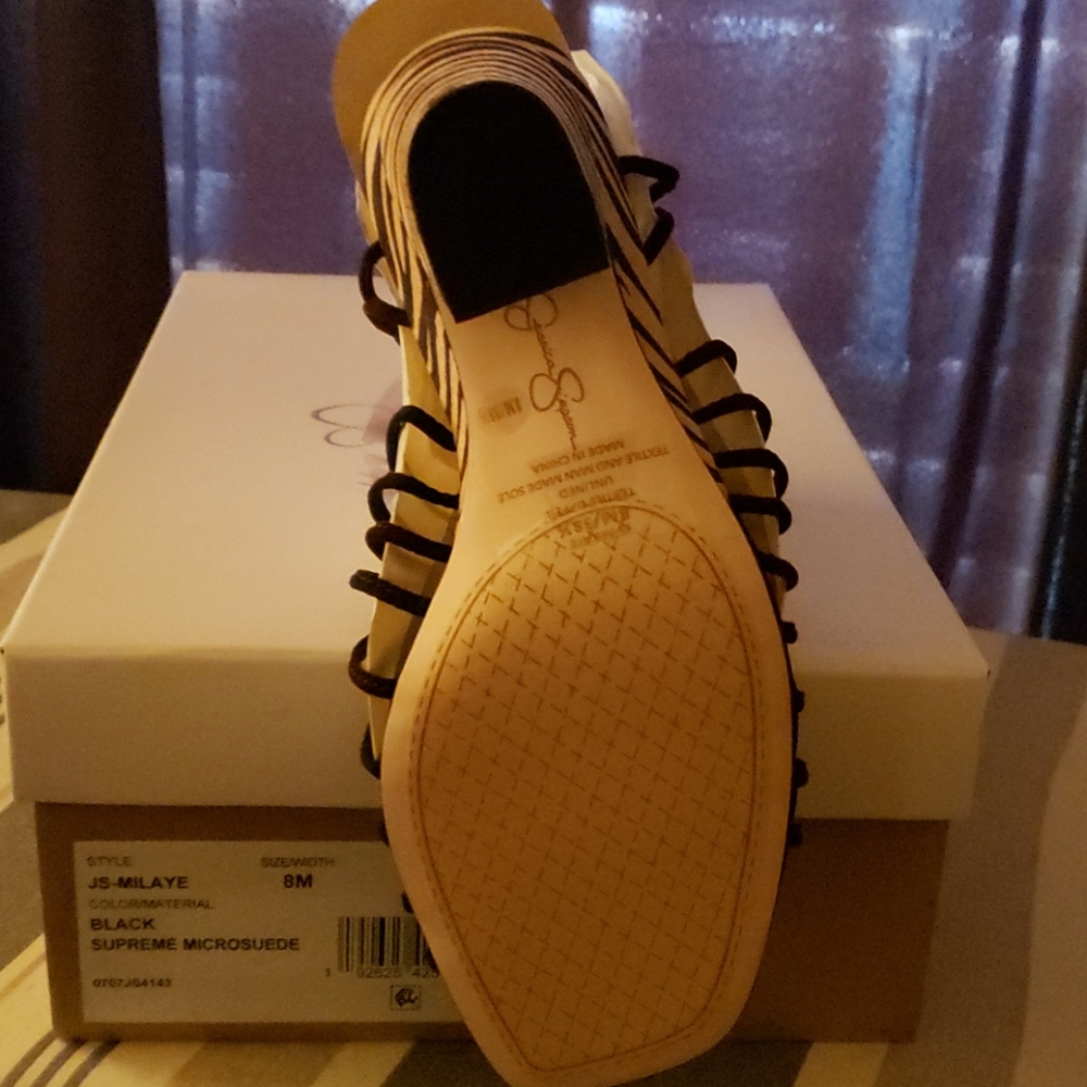 Sandals - Picture 6 of 6